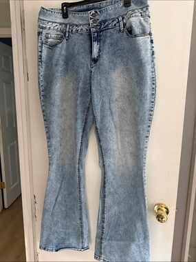 Suzanne Betro Light Blue Acid WashFlare Jeans